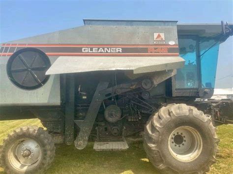 1994 Gleaner R42 Combine 3669 Engine Hours 2459 Separator Hours