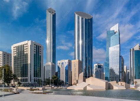 Foto De Abu Dhabi City Downtown And Landmarks World Trade Center