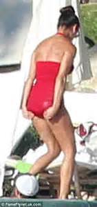 Vanessa Lachey Showcases Figure In Low Cut Red Swimsuit In Mexico Daily Mail Online