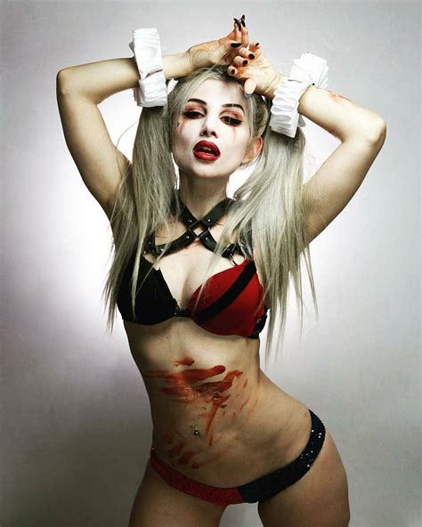 Hottest Harley Quinn Bikini Pictures Will Rock Your World The Viraler