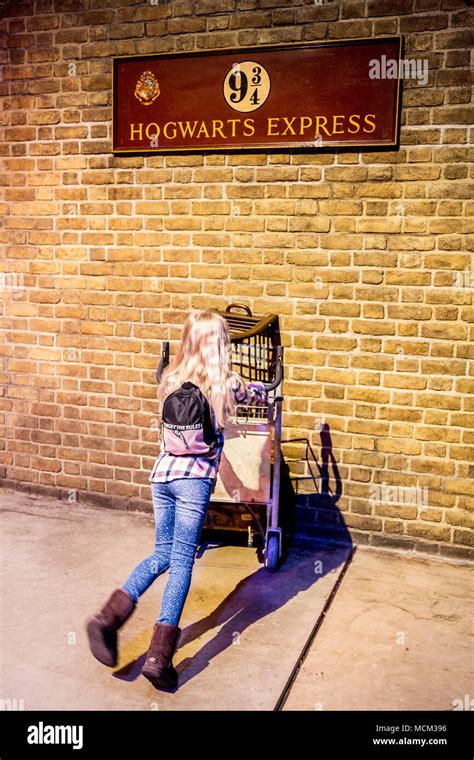 Platform 9 And 34 Hogwarts Express Harry Potter Studios The Making Of