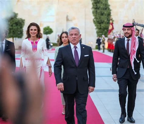 Crown Prince Posts Photos With King At Al Roya News