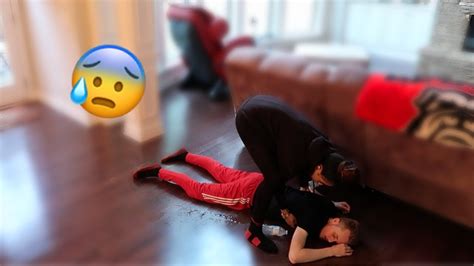 Pass Out Prank On Girlfriend Freaks Out Youtube