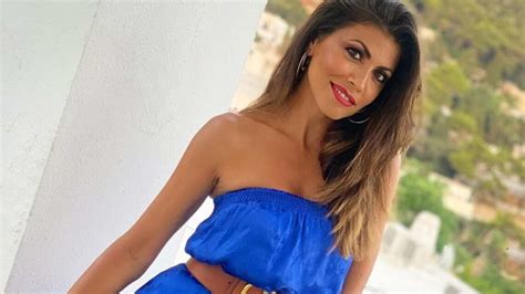 Flora canto news, gossip, photos of flora canto, biography, flora canto boyfriend list 2016. Chi è Flora Canto? Biografia e carriera della fidanzata di ...