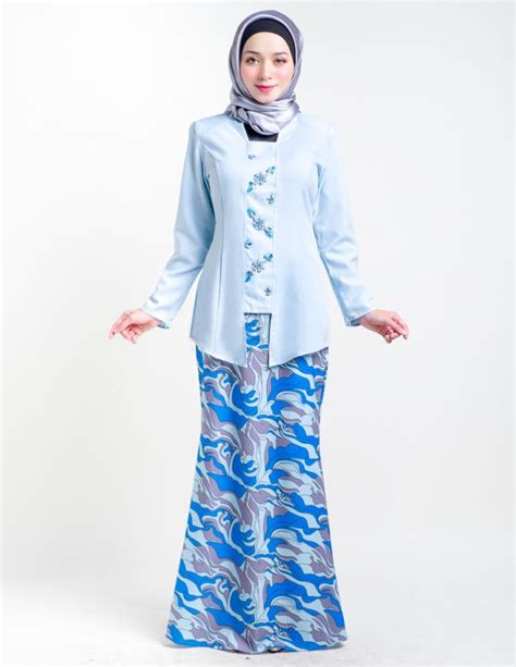 The modern baju kurung is very forgiving to many types of body shapes which is why it is. Baju Kurung Moden Savina Sky Blue - LovelySuri.com