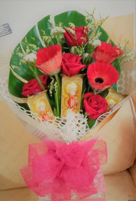 Order flowers online for loved ones. HB069- Floral chocolate anniversary bouquet/ buket ulang ...