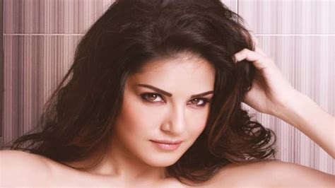 Mastizaade Did Sunny Leone Feel Wrong Shooting For The Edy Heres Her Answer India