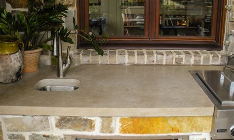 5sc Indiana Limestone Countertop In Outdoor Kitchen