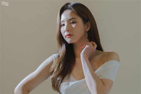 Choi Ye Bin Khoe Dáng Chất Lừ Shin Se Kyung Xinh đẹp Trong Bộ ảnh Mới