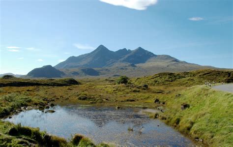 The wee lodge is located in mallaig and offers barbecue facilities and a terrace. The Cabin Isle of Skye - The Cabin