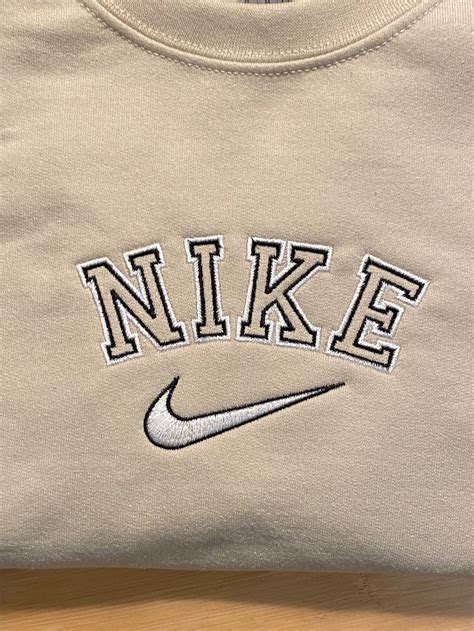 Vintage Nike Brodé Crewneckvintage Embroidered Logo Crew Etsy