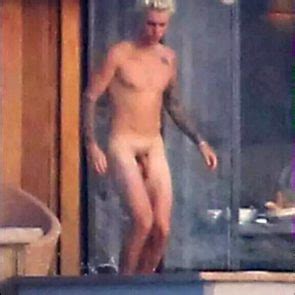 Nudes hailey bieber Hailey Bieber