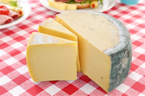 10 Most Popular North American Hard Cheeses Tasteatlas