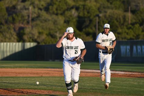 cl hawks take series and sweeps bandera 12 0 the hilltop resporter