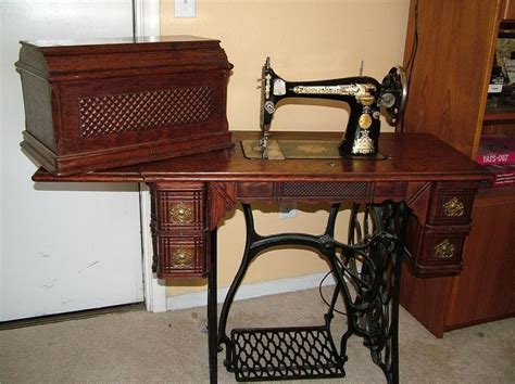 Singer Sewing Machine Circa 1887 Treadle With Coffin Top Antique