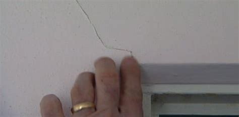The older the home, the more likely for cracks to appear. Do Cracks in Walls Indicate a Structural Problem? | Today ...
