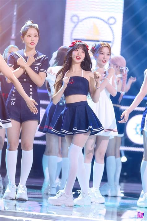 A Third Generation Idol Shocks Netizens With Her Insane Body Proportions Despite Being Only