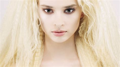 Sexy Blue Eyed Long Haired Blonde Teen Girl Wallpaper X