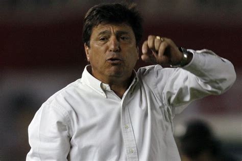 daniel passarella analiza oferta para dirigir a perú afirmó su agente américa deportes