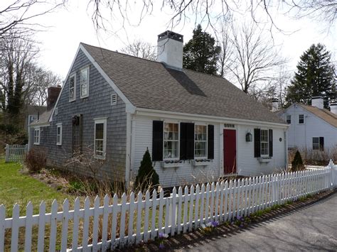 Classic Cape Cod Style House What Is A Cape Cod House A History Of