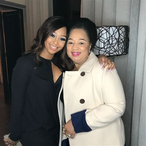Gorgeous Pictures Of Minnie Dlamini Jones With Her Mom