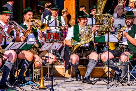 60 Songs For Your Oktoberfest Music Playlist The Bash
