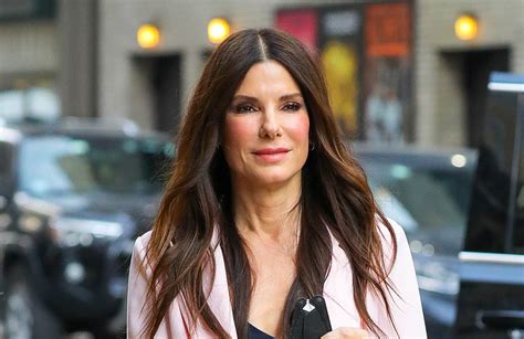 Sandra Bullock Pitches ‘speed 3 Plots In Pink Power Suit And Versatile