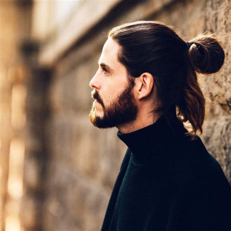 It requires a medium length haircut. 60 Popular Men's Ponytail Hairstyles - (Be Different in 2021)