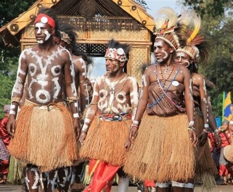 Pakaian Adat Papua Dan Penjelasannya Lengkap Rumbelnesia The Best Porn Website