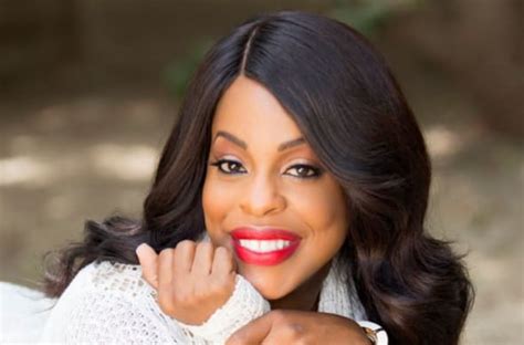 Niecy Nash Secures Late Night Talk Show Pilot At Tnt