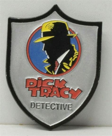 dick tracy detective pin badge applause walt disney warren beatty movie ebay