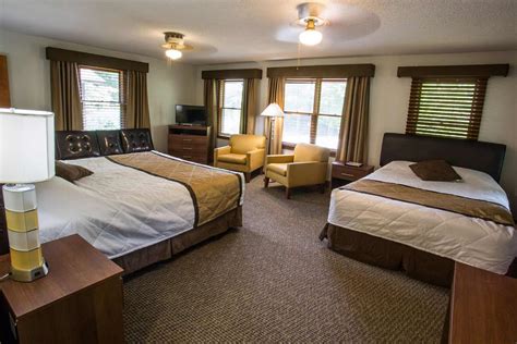 Deer Trail Group Lodge ⋆ Forrest Hills Resort
