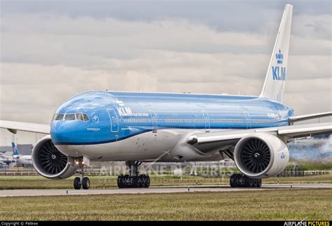 Ph Bvn Klm Boeing 777 300er At Amsterdam Schiphol Photo Id 569974