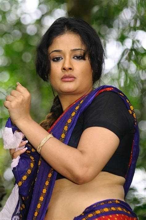 hot indian actress gallery kiran rathod latest hot still in vetade mrugam movie