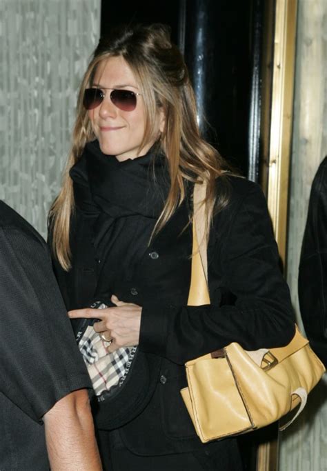 Jen Even Owned The Aviator Shape In This Style Jennifer Aniston