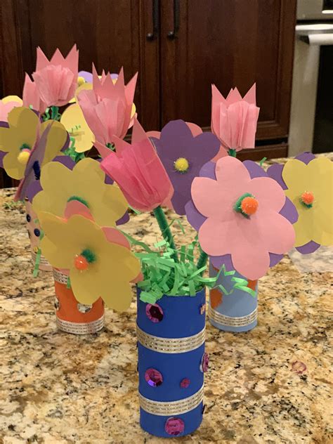 Paint And Decorate Toilet Paper Rolls For Flower Vases And Make