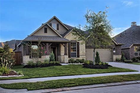 See plantation homes with grand porches and balconies at house plans and more. Plantation Homes | Houston TX | Read Reviews + Get a Bid | BuildZoom