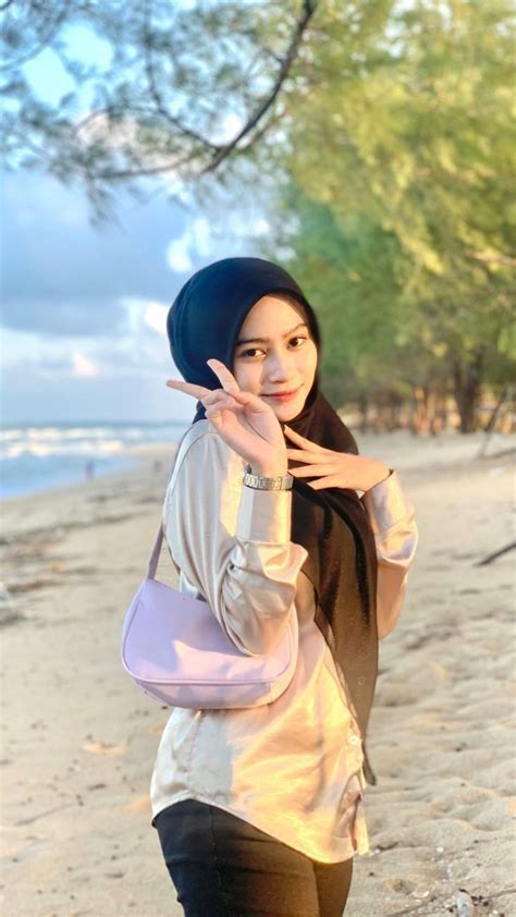 indonesian girls hijab chic girl hijab blouse and skirt beautiful hijab muslim women
