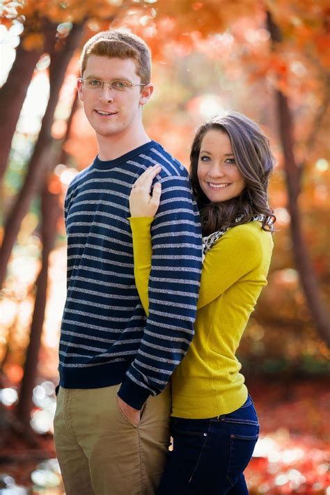 Couples Fall Portraits Check Out More Ideas For Couples Posing Ideas
