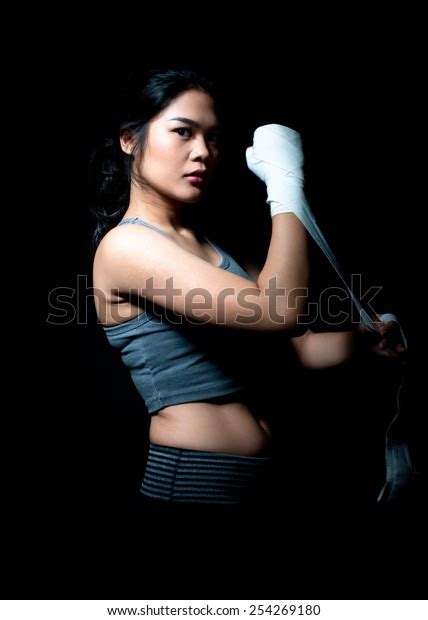 Asian Female Fighter Stockfoto 254269180 Shutterstock
