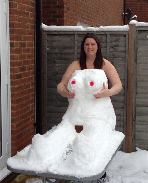 Two Friends Spark Facebook Naked Photos Craze After Posing In The Snow