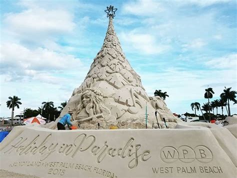 Sandi The 600 Ton Christmas Tree Sand Sculpture In Flagler Park In