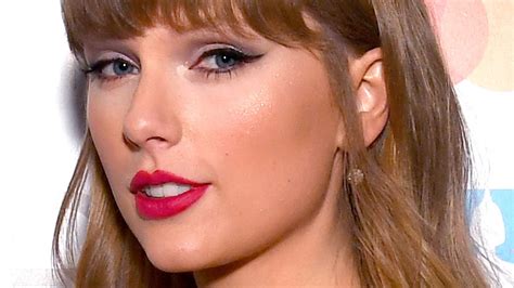 Taylor Swifts First Live Performance In Years Involves This Music Legend