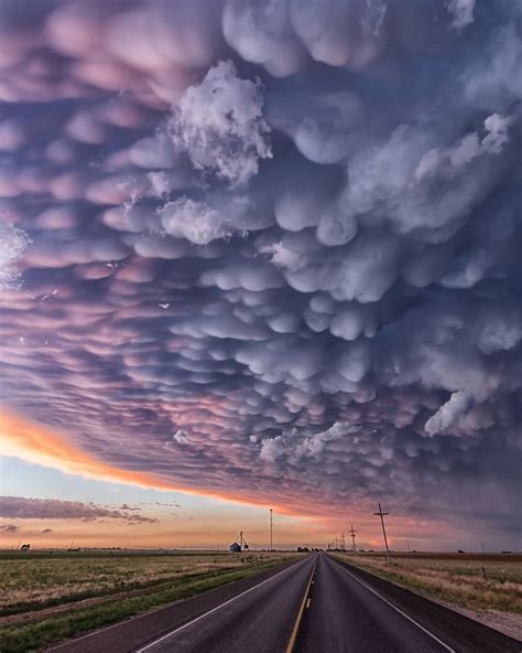 Insane Mammatus Clouds At Sunset With Some Of The Best Colours Ive