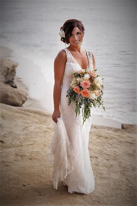 We all dream of the perfect beach wedding with warm weather, lots of sunshine, and a cool breeze. Beach Wedding Hairstyle Should Withstand the Wind ...