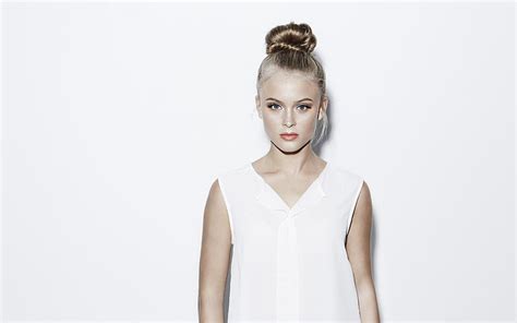 zara larsson portrait make up blond beautiful woman swedish singer hd wallpaper peakpx