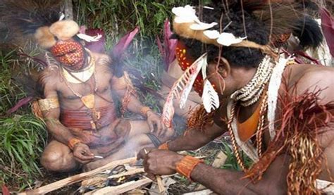 Suku Fore Suku Terakhir Di Papua Yang Memakan Otak Manusia