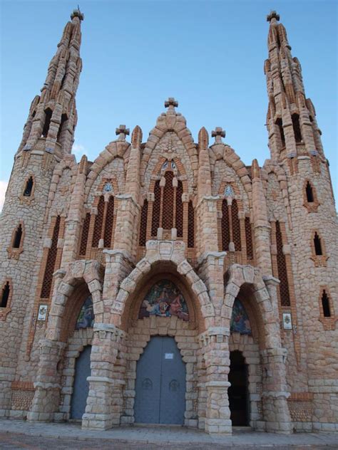 Fachada Del Santuario De Santa María Magdalena Novelda España