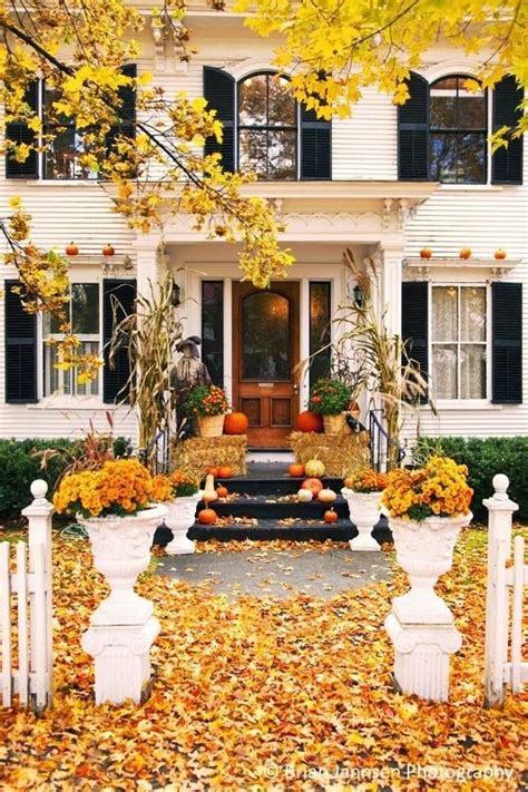 Gorgeous Front Door Fall Decorating Ideas Four