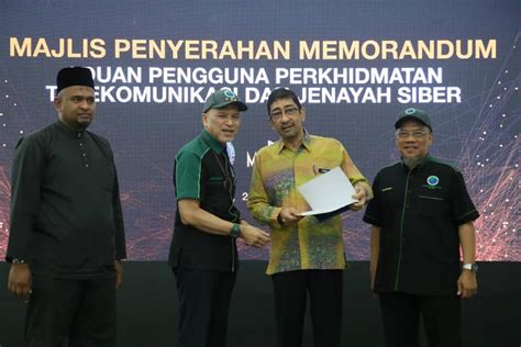 Permohonan jawatan kosong di kementerian komunikasi dan multimedia malaysia (kkmm) dialukan memohon dan mempelawa kepada warganegara malaysia yang berkelayakan dan berumur tidak kurang dari 18 tahun pada tarikh tutup iklan jawatan untuk mengisi kekosongan jawatan tetap. TIMBALAN MENTERI KKMM HADIR KE MAJLIS PENYERAHAN ...